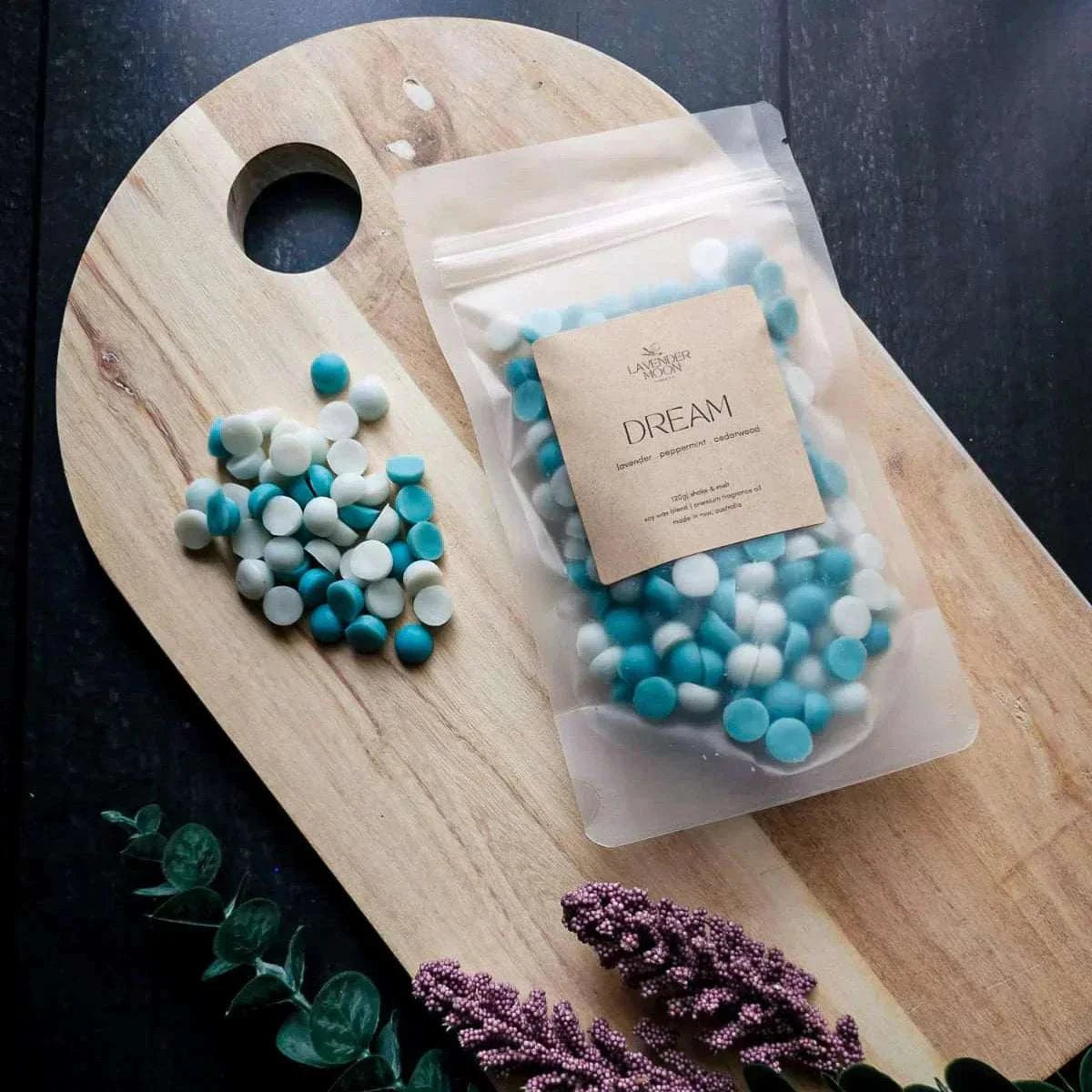 Vegan soy wax Dream Waxmelt with lavender, mint, and cedarwood for relaxation.