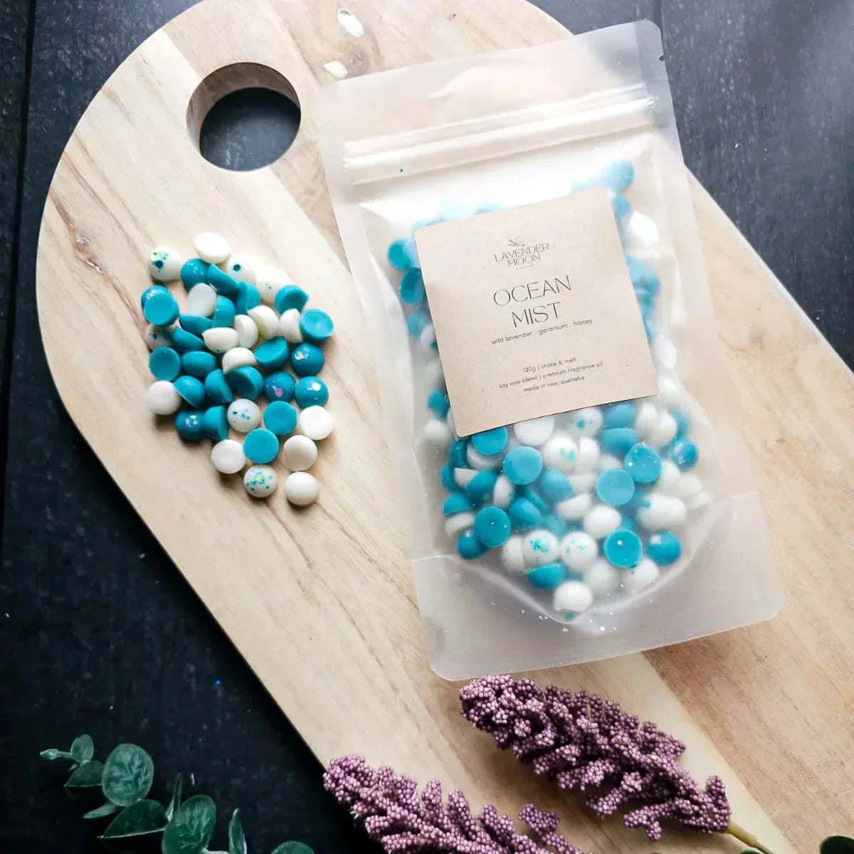 Ocean Mist Waxmelt with wild lavender, geranium, and honey blend in a vegan-friendly soy wax, 90+ hrs per pouch.