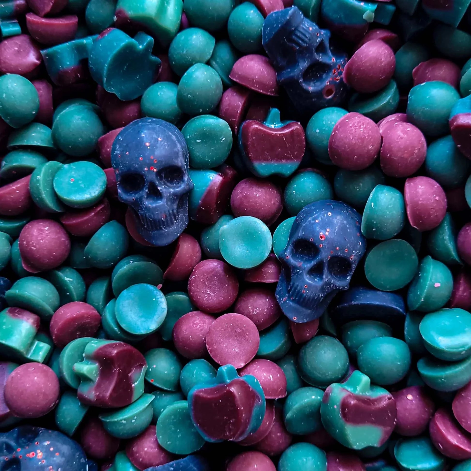 Poison Apple Waxmelt with green apple, white lily, and sweet musk scents in vegan soy wax blend, Halloween 2024 edition.
